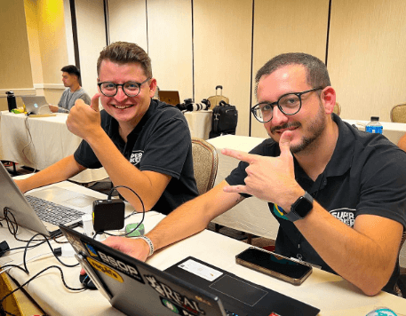 Gabriel Capellari na equipe de cobertura da WSOP Las Vegas em 2023